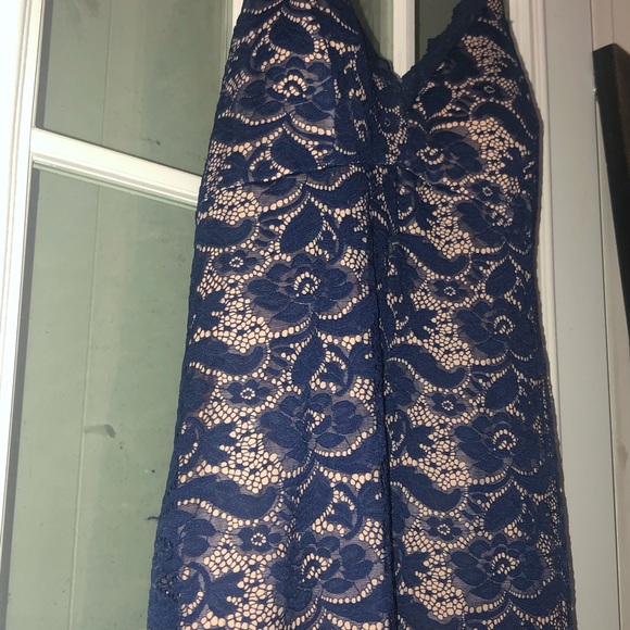 Fashion nova lace party/ Date night Dress - Picture 5 of 8